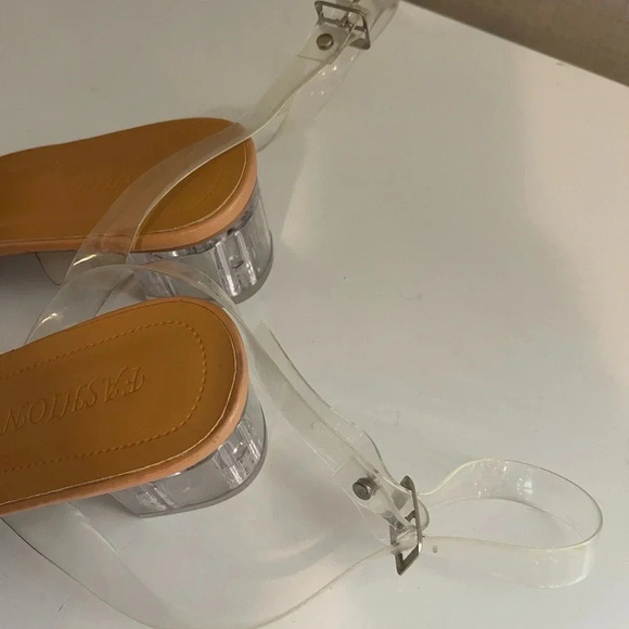 Shien clear 2” sandals size 41 (see measurements) - Picture 2 of 8